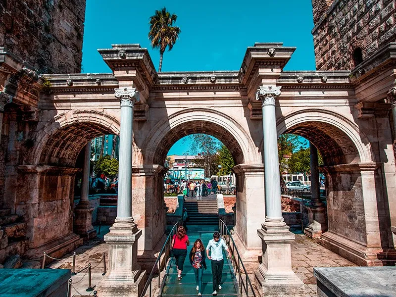 Antalya Havalimanı Kalkan Transfer — Mercedes Vito ile Özel Transfer, £165'ten